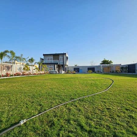 Shree Ambe Farmhouse Villa Ujjain Buitenkant foto