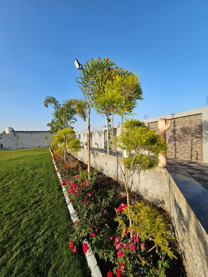 Shree Ambe Farmhouse Villa Ujjain Buitenkant foto