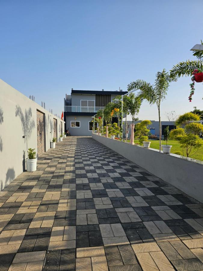 Shree Ambe Farmhouse Villa Ujjain Buitenkant foto