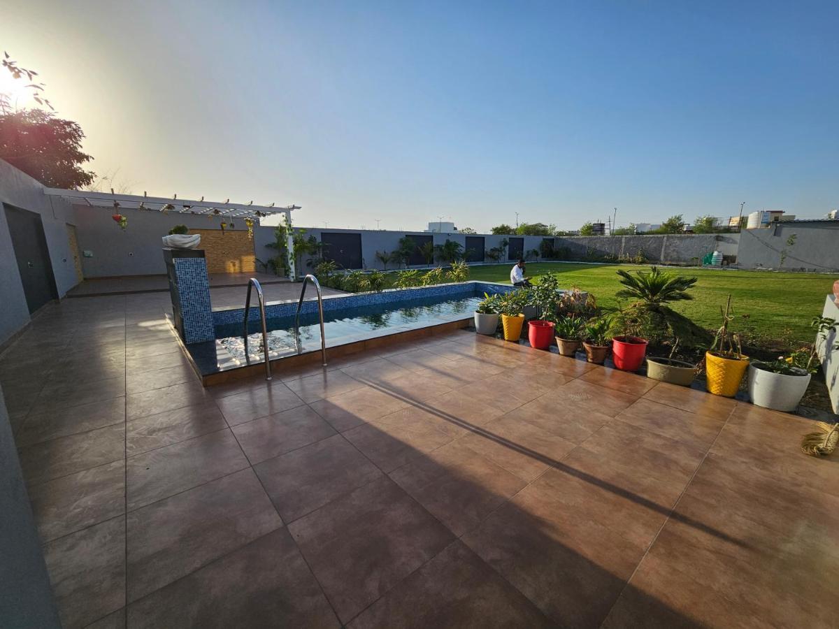 Shree Ambe Farmhouse Villa Ujjain Buitenkant foto